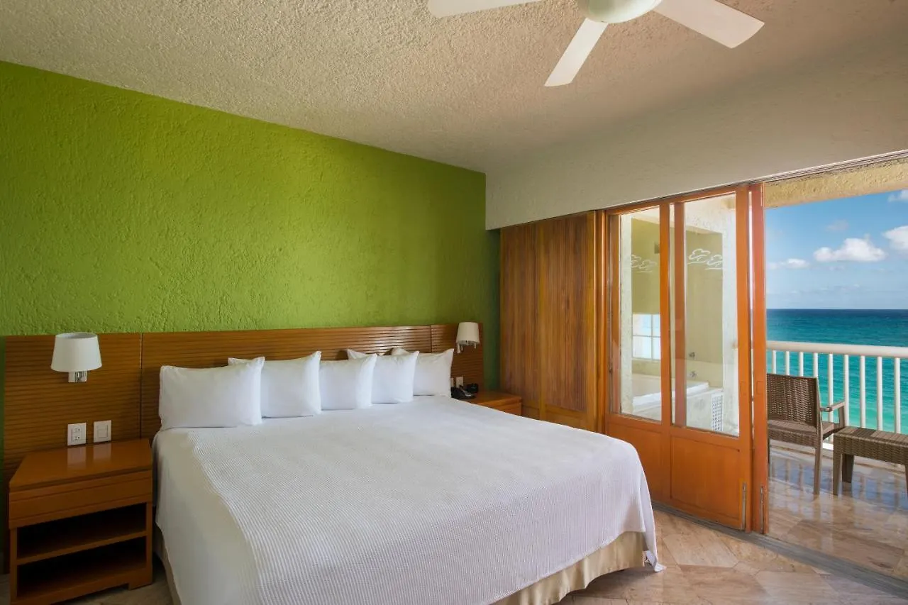 Club Regina Cancun 3*,