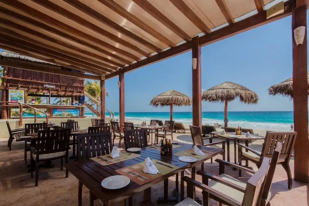 Club Regina Cancun 3*,