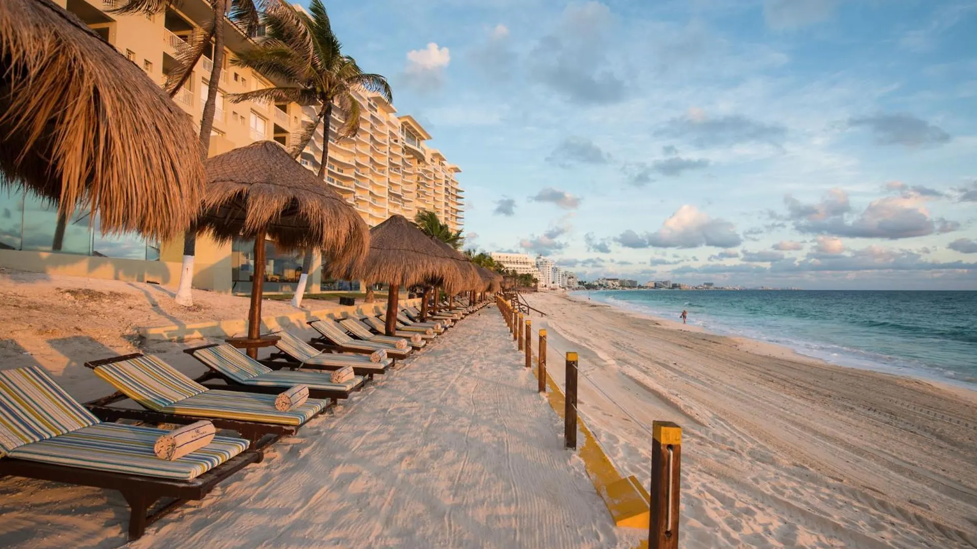 Club Regina Cancun Hotel