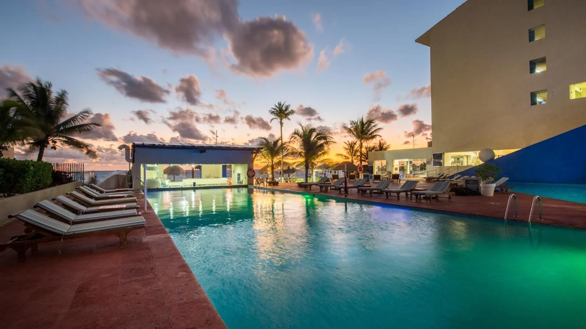 Club Regina Cancun Hotel