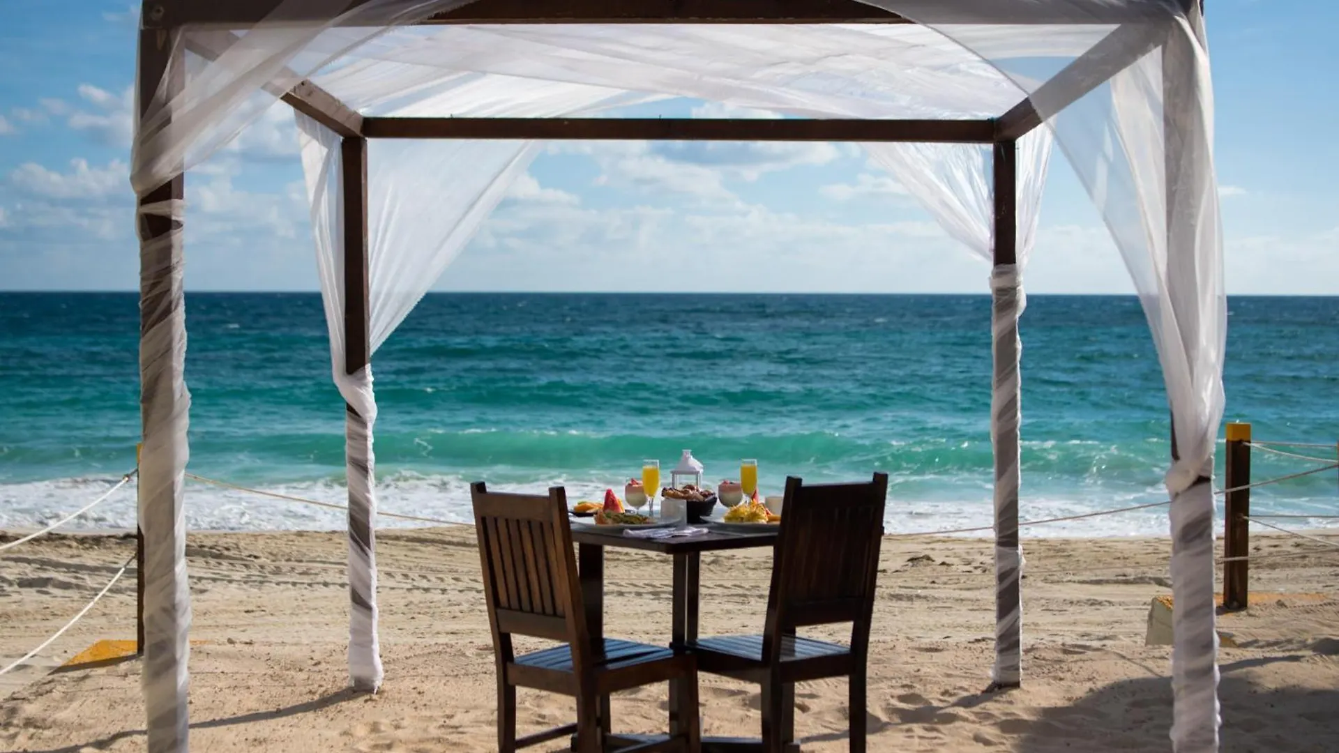*** Hotel Club Regina Cancun Mexico