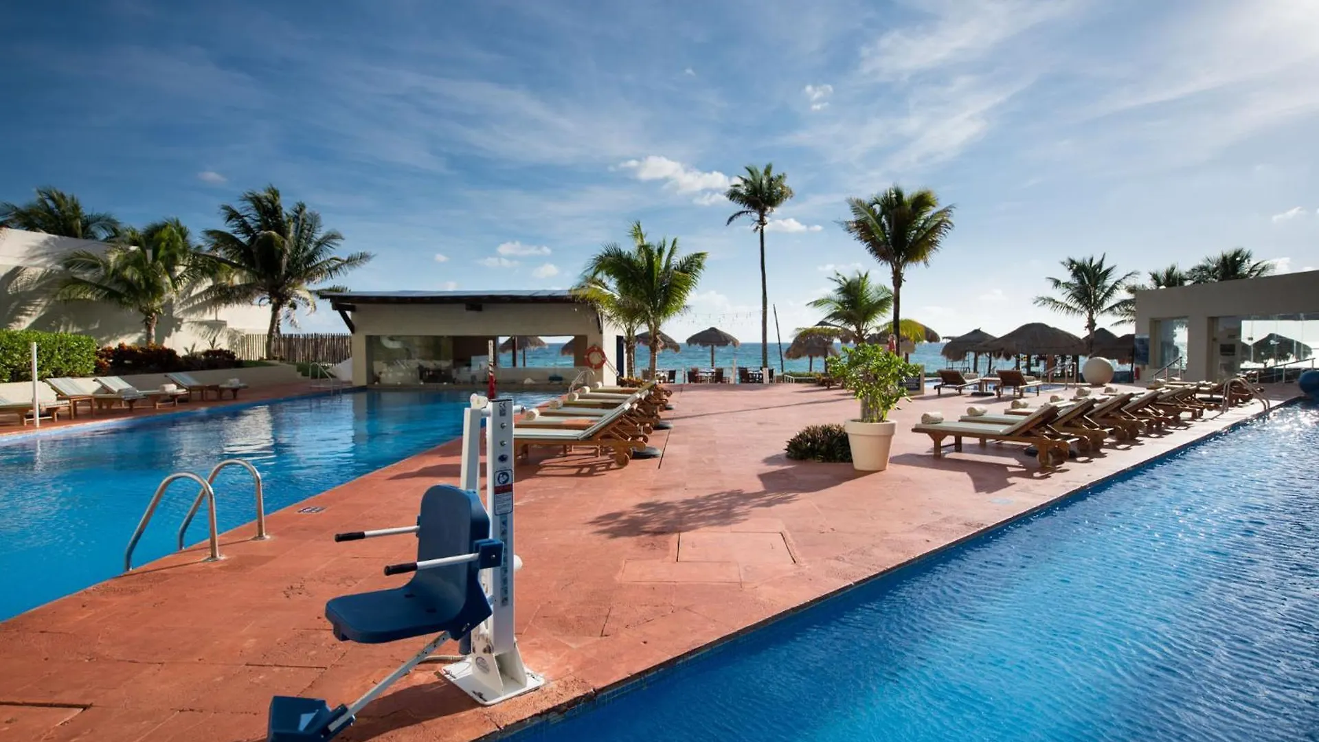 Club Regina Cancun 3*,